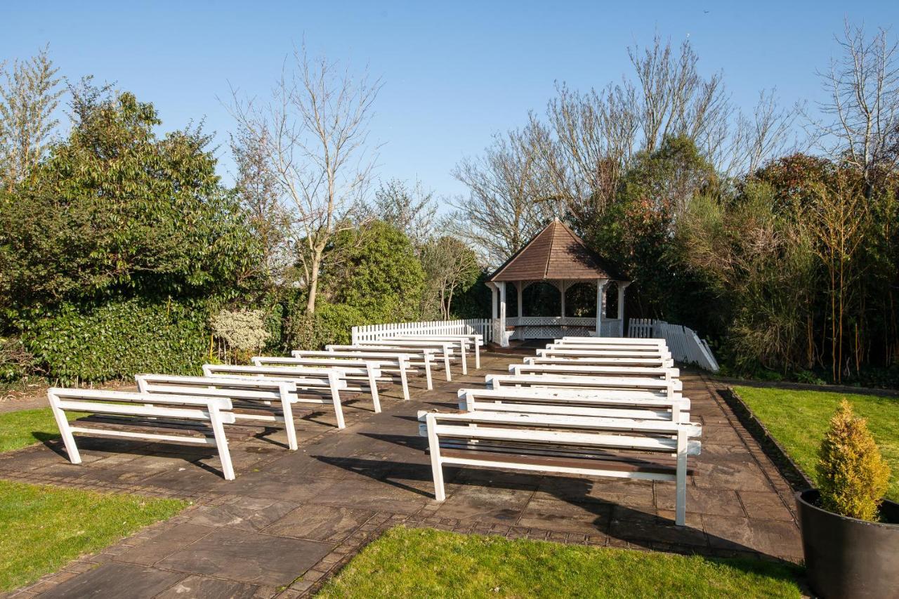 Berwick Manor Hotel Rainham  Kültér fotó