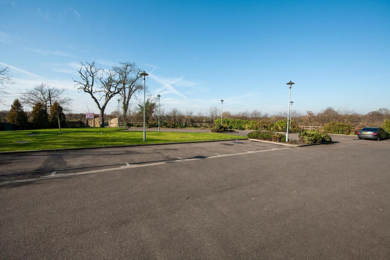 Berwick Manor Hotel Rainham  Kültér fotó