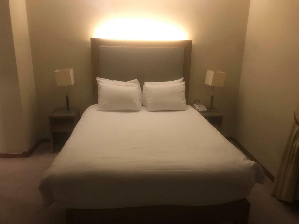 Berwick Manor Hotel Rainham  Kültér fotó